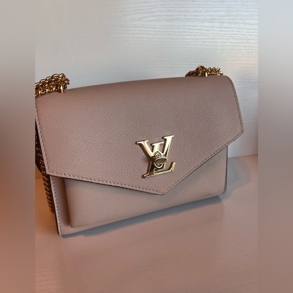 LOUIS VUITTON MYLOCKME SATCHEL chain bag in greige - Picture 7 of 16